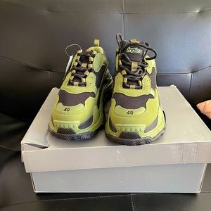 Balenciaga shoes triple S